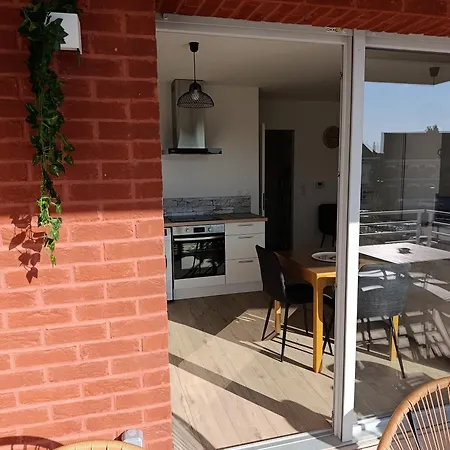 T2 Avec Terrasse Et Parking Prive *